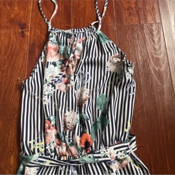 Women’s Floral Stripe Jumpsuit - Picture 5 of 7